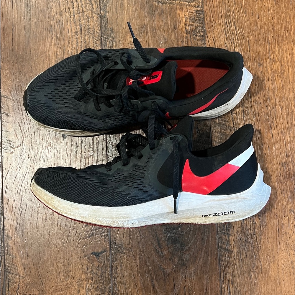 Nike Zoom Winflo Black and Red - Men 11.5